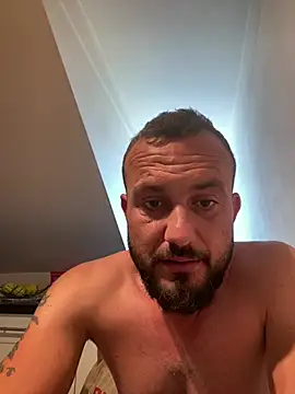 cosmin9000 online show from July 3, 2026, 10:21 am