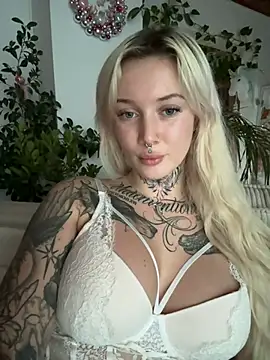 Snapshot of Stella-Kink chatting on December 7, 2024, 3:08 pm Stella-Kink online show from December 7, 2024, 3:08 pm