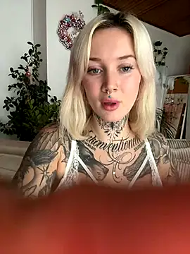 Snapshot of Stella-Kink chatting on December 8, 2024, 11:03 am Stella-Kink online show from December 8, 2024, 11:03 am