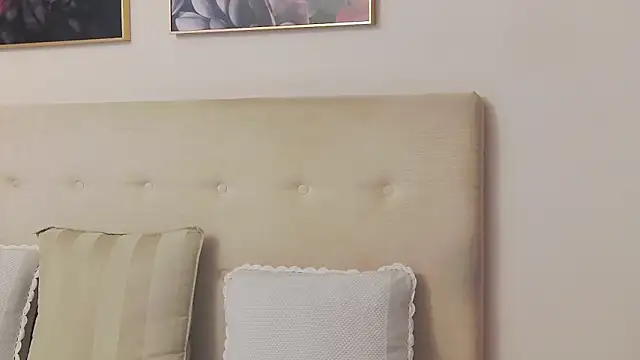 CassieHilton online show from November 27, 2025, 6:21 pm