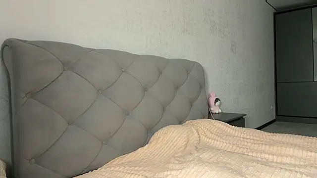 Snapshot of GracefulCharm chatting on February 19, 2025, 5:38 am GracefulCharm online show from February 19, 2025, 5:38 am