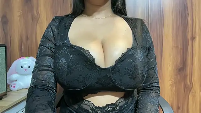 julie 08 online show from March 23, 2026, 7:07 pm