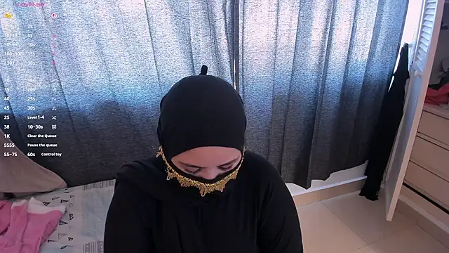 Amina hafsa online show from March 1, 2026, 2:19 pm