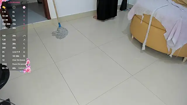 Snapshot of Amina_hafsa chatting on July 9, 2026, 10:14 pm Amina hafsa online show from July 9, 2026, 10:14 pm