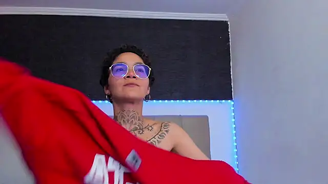 anaroman01 online show from September 10, 2025, 6:41 pm