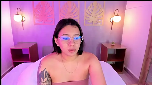 majo rosse  online show from September 27, 2025, 11:32 pm