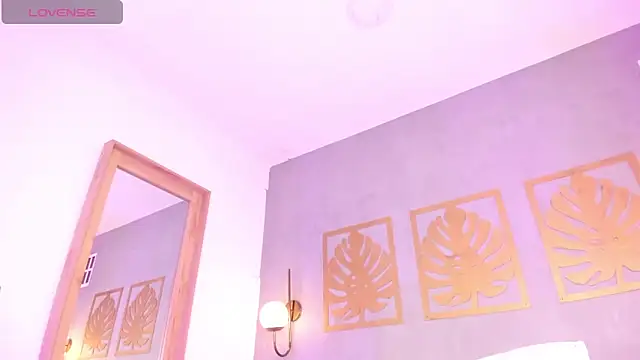 majo rosse  online show from March 6, 2026, 7:16 am