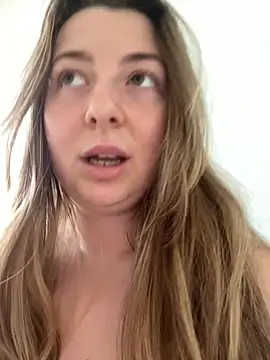 curvyflawless online show from February 21, 2025, 12:39 pm