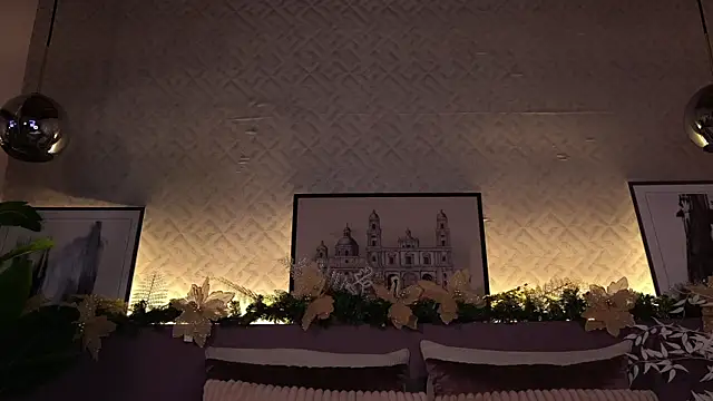 ElleDiane online show from December 24, 2024, 1:16 am