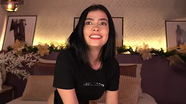 ElleDiane online show from December 30, 2024, 1:04 am