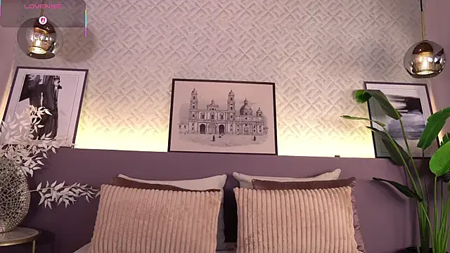 Snapshot of ElleDiane chatting on March 3, 2026, 10:37 pm ElleDiane online show from March 3, 2026, 10:37 pm