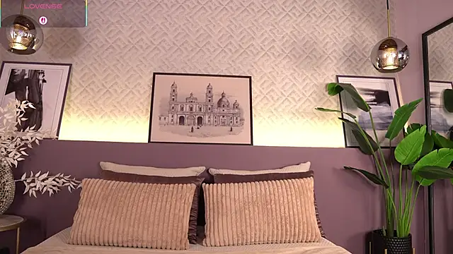 Snapshot of ElleDiane chatting on March 9, 2026, 12:25 am ElleDiane online show from March 9, 2026, 12:25 am