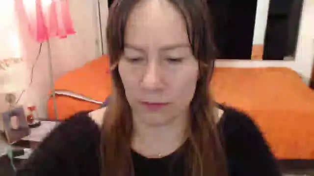 Snapshot of CATRINA-83 chatting on October 1, 2025, 2:17 am CATRINA-83 online show from October 1, 2025, 2:17 am