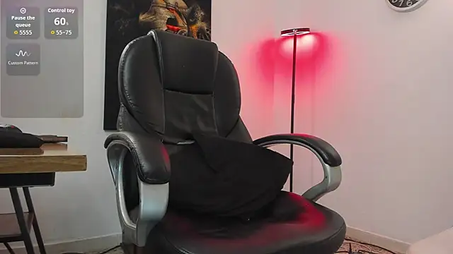 Nicolas Fellener online show from October 20, 2025, 4:02 am