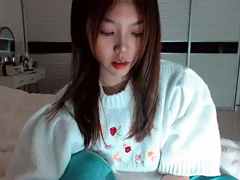 -Lucky Girl online show from December 14, 2024, 1:16 pm