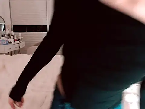 -Lucky Girl online show from December 24, 2024, 2:12 pm