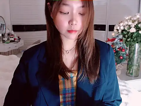 -Lucky Girl online show from December 25, 2024, 11:43 am