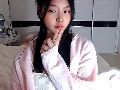 -Lucky Girl online show from December 27, 2024, 11:50 am
