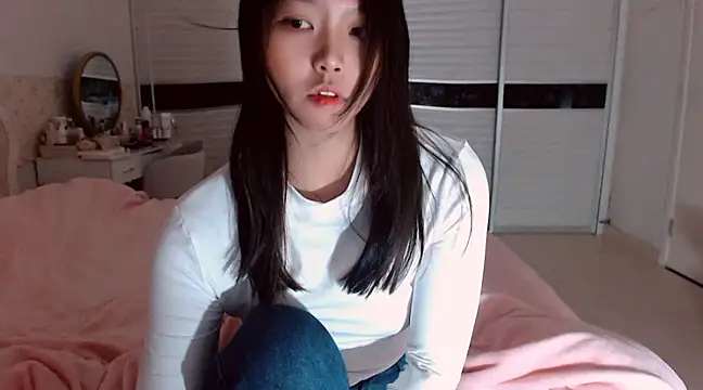 -Lucky Girl online show from February 24, 2025, 11:54 am