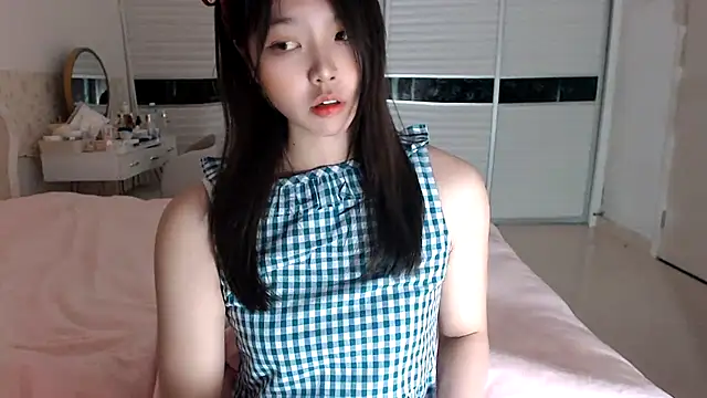 -Lucky Girl online show from March 19, 2025, 12:12 pm