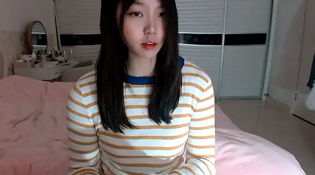 -Lucky Girl online show from March 20, 2025, 1:13 am