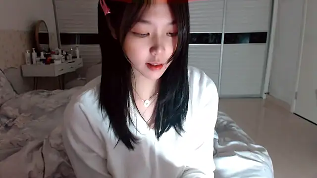 -Lucky Girl online show from October 21, 2025, 8:04 am