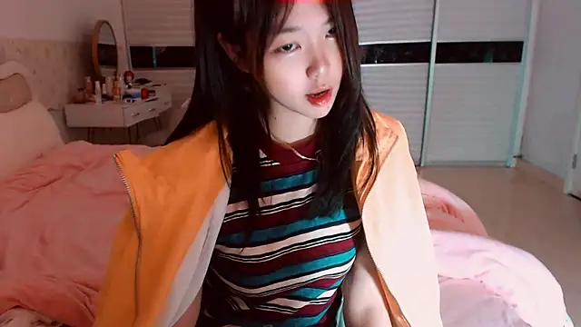 -Lucky Girl online show from April 23, 2026, 2:13 am