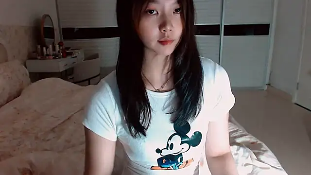 -Lucky Girl online show from May 6, 2026, 1:16 pm