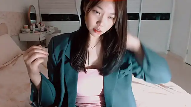 -Lucky Girl online show from May 9, 2026, 12:54 pm