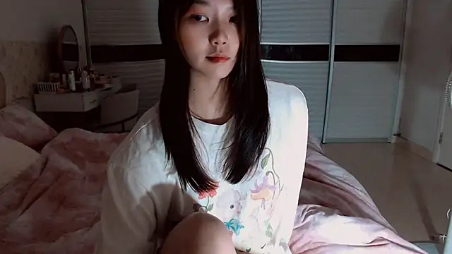 -Lucky Girl online show from May 14, 2026, 2:24 pm