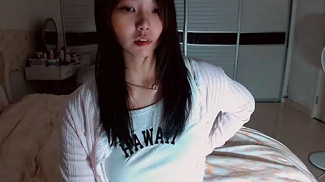 -Lucky Girl online show from May 19, 2026, 12:44 pm