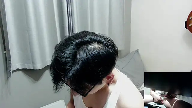 Snapshot of UndreamtM chatting on September 18, 2025, 2:08 pm UndreamtM online show from September 18, 2025, 2:08 pm