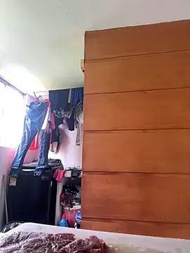 Snapshot of emmyjhonson07 chatting on October 21, 2025, 3:24 pm emmyjhonson07 online show from October 21, 2025, 3:24 pm