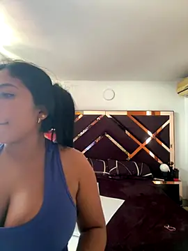 emmyjhonson07 online show from December 4, 2025, 2:15 pm