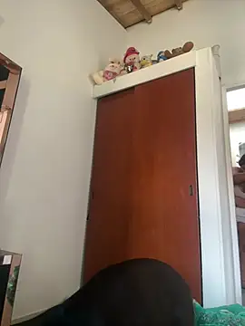 emmyjhonson07 online show from January 18, 2026, 5:17 pm