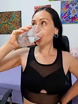 AliceRossi online show from December 4, 2024, 4:27 pm