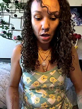 Snapshot of _Neeka_ chatting on September 27, 2025, 2:44 pm Neeka online show from September 27, 2025, 2:44 pm