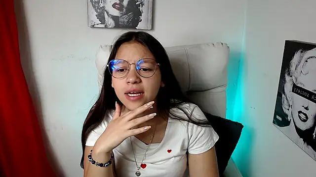 SamanthaRoldaan online show from January 3, 2025, 1:14 pm