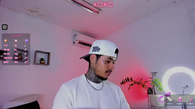 JordanSmiith  online show from January 25, 2025, 8:31 pm