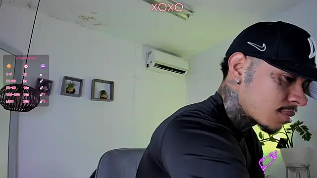 JordanSmiith  online show from February 3, 2025, 8:13 pm