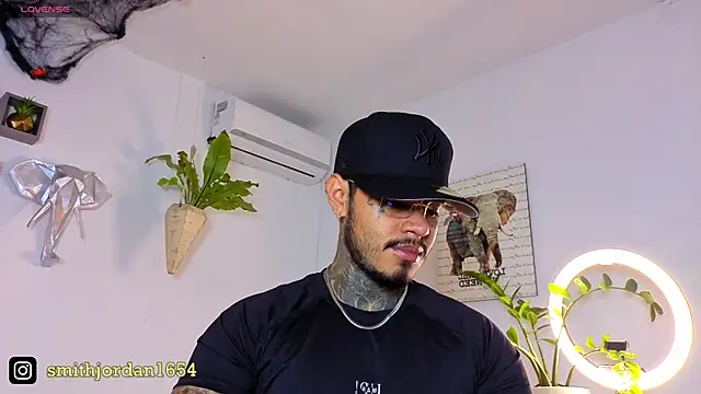 JordanSmiith  online show from October 20, 2025, 8:31 pm