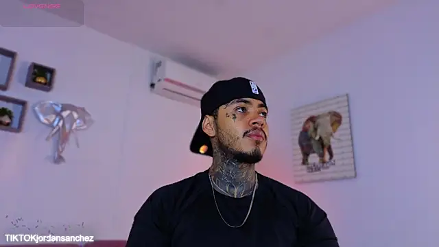 JordanSmiith  online show from January 9, 2026, 8:43 pm