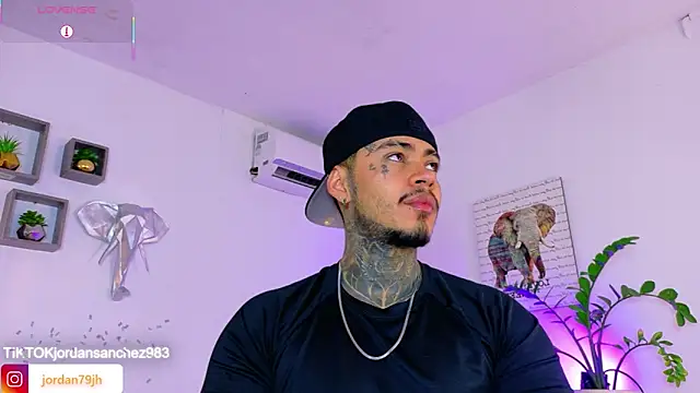 JordanSmiith  online show from May 5, 2026, 9:56 pm