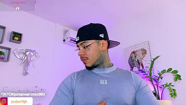 JordanSmiith  online show from May 6, 2026, 8:58 pm