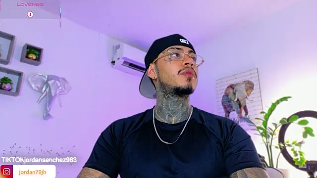 JordanSmiith  online show from May 8, 2026, 8:58 pm