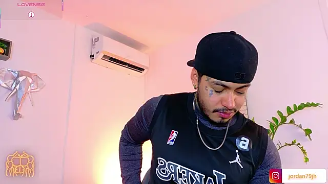 JordanSmiith  online show from June 26, 2026, 9:52 pm