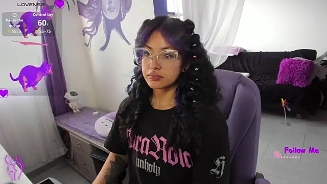 witchviolet online show from December 14, 2025, 10:14 pm