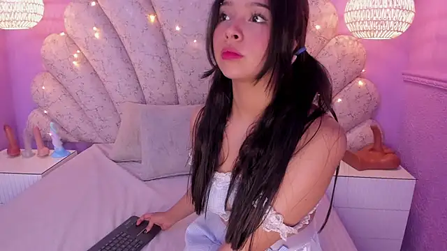 Snapshot of chloe_watson_ chatting on February 27, 2025, 10:53 pm chloe watson  online show from February 27, 2025, 10:53 pm