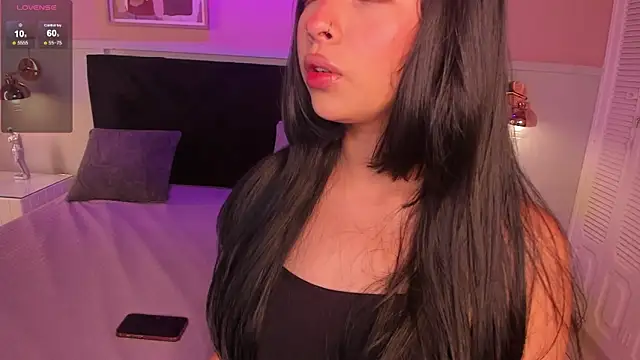 chloe watson  online show from April 29, 2026, 8:04 pm