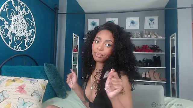 Snapshot of RobynKnight chatting on March 13, 2025, 8:15 am RobynKnight online show from March 13, 2025, 8:15 am